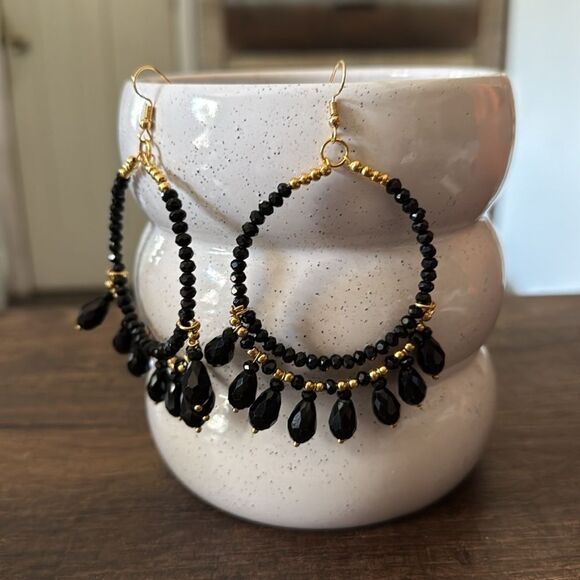 18k Gold Plated Black Beaded Hoop Earrings Artesanal - Picture 4 of 6